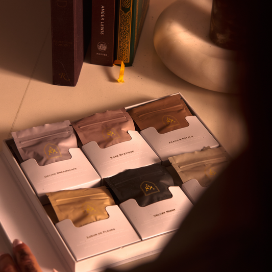 Petals of Elegance | Floral Discovery Set